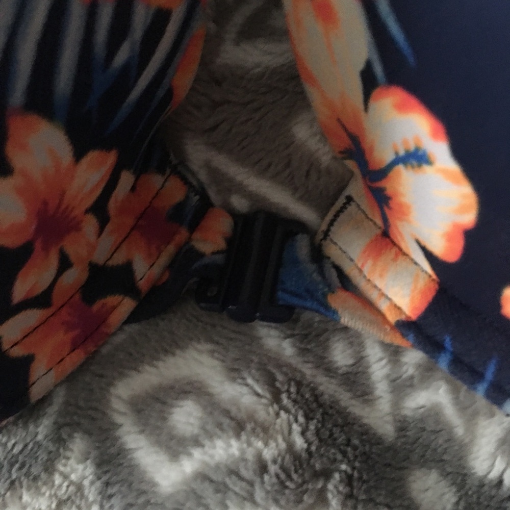 Pink Bra - Picture 3 of 5